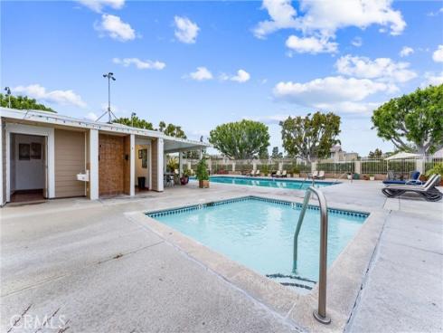 44 Elksford 3 Avenue, Irvine, CA