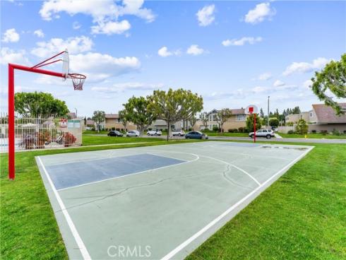 44 Elksford 3 Avenue, Irvine, CA