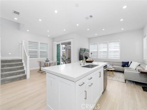 102 Pattern , Irvine, CA