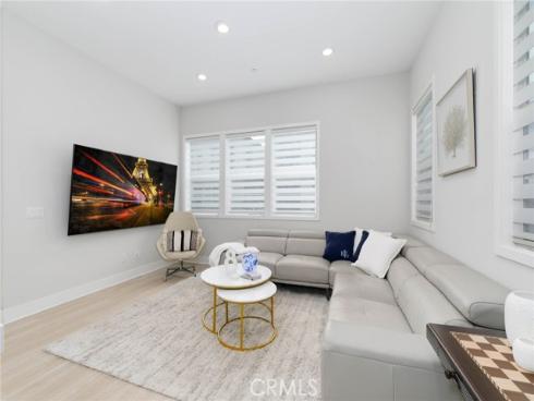 102 Pattern , Irvine, CA