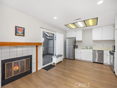 656 Springbrook 21 , Irvine, CA