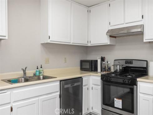 656 Springbrook 21 , Irvine, CA