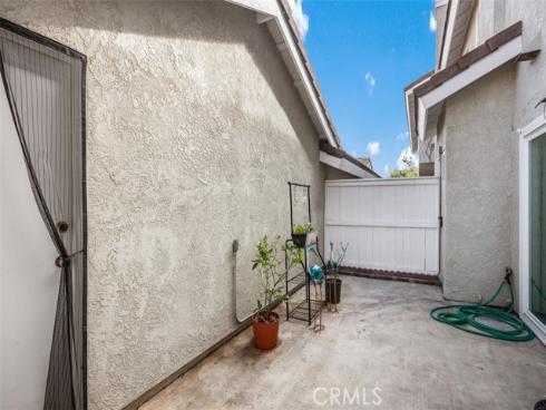 656 Springbrook 21 , Irvine, CA