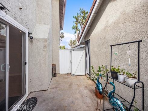 656 Springbrook 21 , Irvine, CA