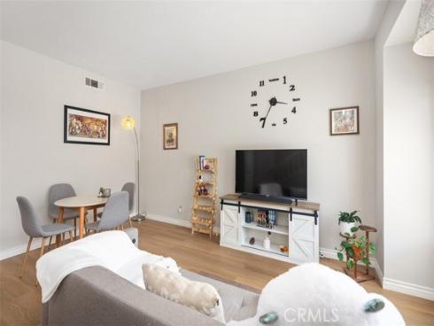 656 Springbrook 21 , Irvine, CA