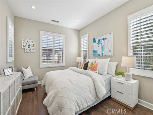 111 Baja , Irvine, CA