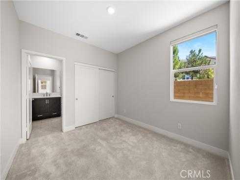 242  Chorus  , Irvine, CA