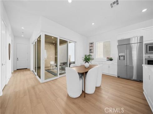 125 Sawbuck , Irvine, CA