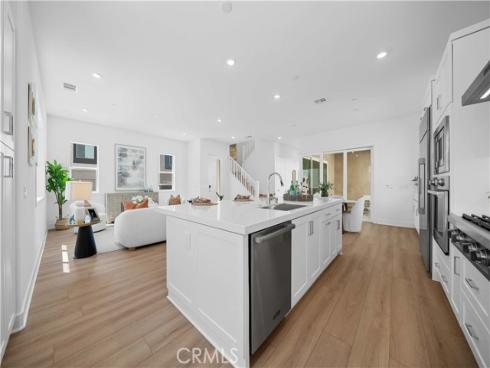 125 Sawbuck , Irvine, CA