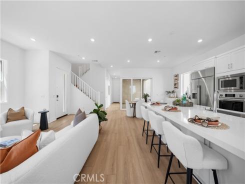 125 Sawbuck , Irvine, CA