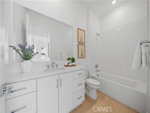 125 Sawbuck , Irvine, CA