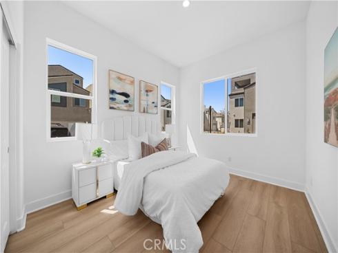 125 Sawbuck , Irvine, CA