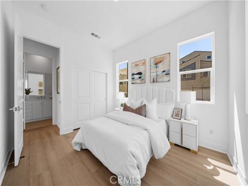 125 Sawbuck , Irvine, CA