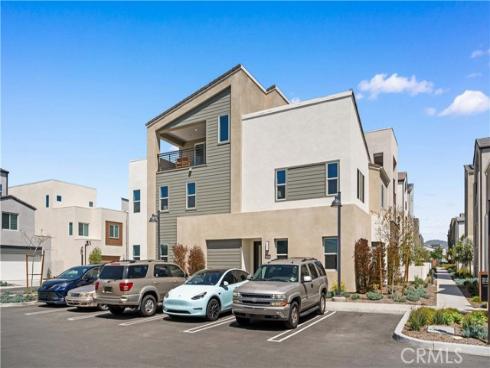 125 Sawbuck , Irvine, CA