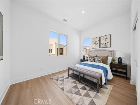 125 Sawbuck , Irvine, CA