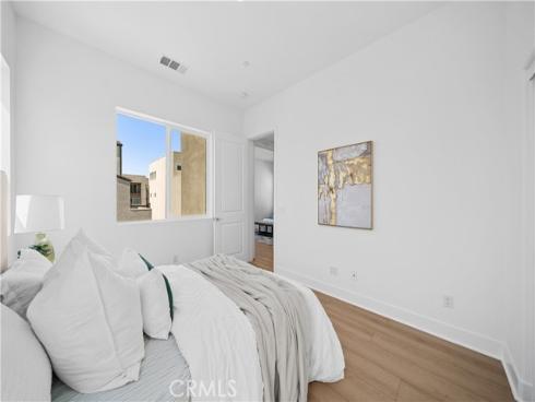 125 Sawbuck , Irvine, CA