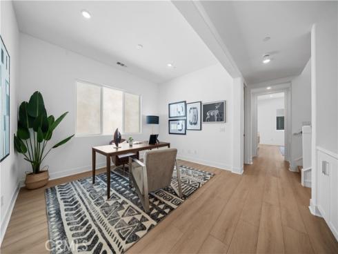 125 Sawbuck , Irvine, CA