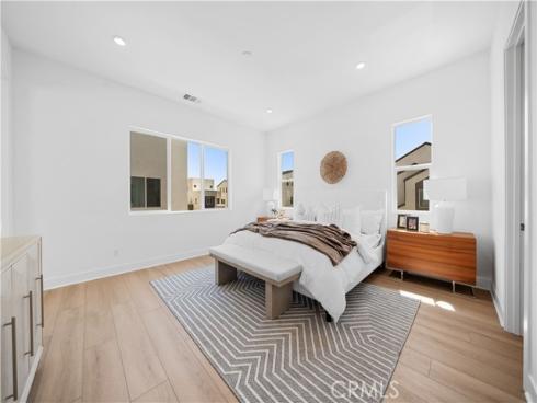 125 Sawbuck , Irvine, CA