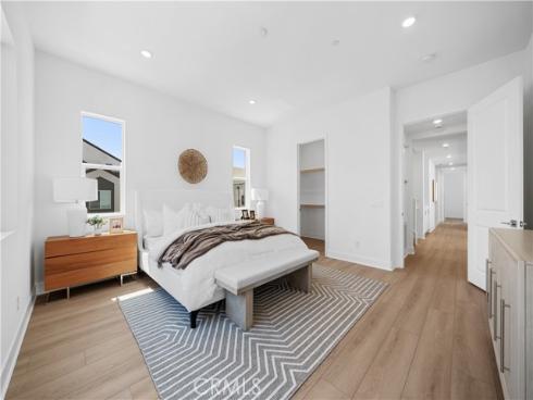 125 Sawbuck , Irvine, CA