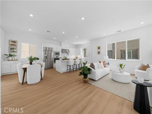 125 Sawbuck , Irvine, CA