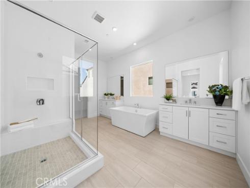 125 Sawbuck , Irvine, CA