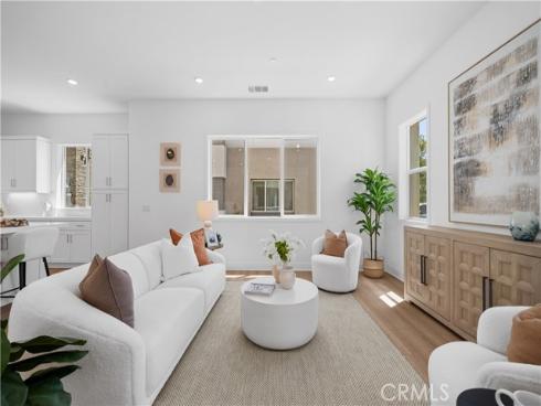 125 Sawbuck , Irvine, CA