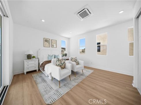 125 Sawbuck , Irvine, CA