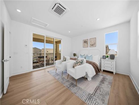 125 Sawbuck , Irvine, CA