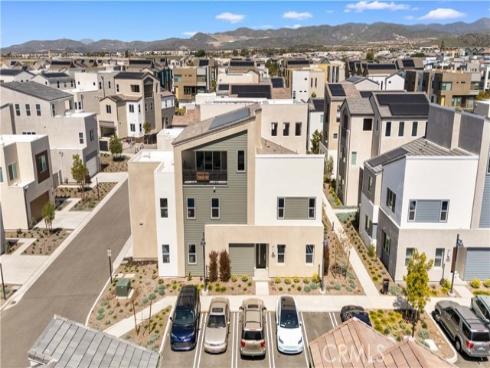 125 Sawbuck , Irvine, CA