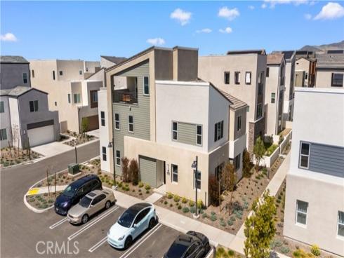 125 Sawbuck , Irvine, CA