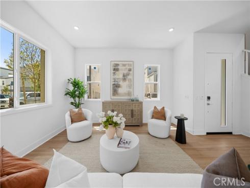 125 Sawbuck , Irvine, CA