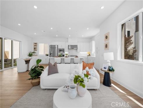 125 Sawbuck , Irvine, CA