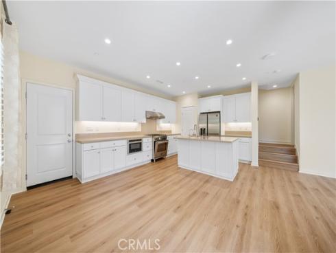 111  Messenger  , Irvine, CA