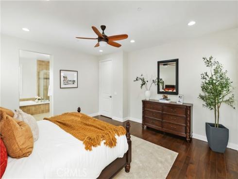 213  Wicker  , Irvine, CA