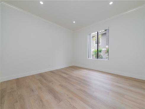 303 Streamwood , Irvine, CA