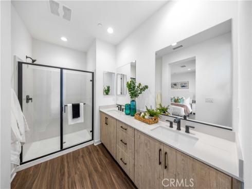 1073 Cadence , Irvine, CA