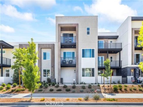 1073  Cadence  , Irvine, CA