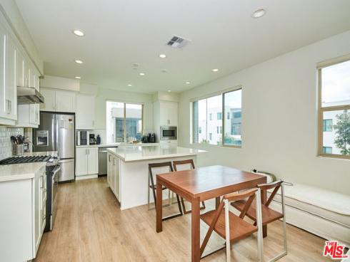 126 Novel , Irvine, CA