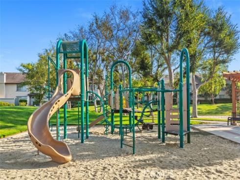 44 Oxford , Irvine, CA