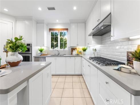 141 Dolci , Irvine, CA