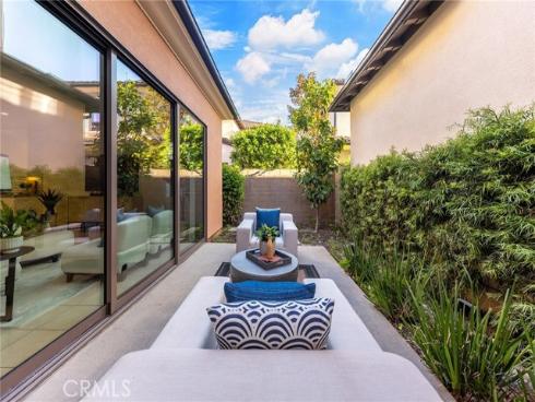 141 Dolci , Irvine, CA