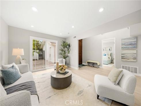 12 Whitewood Way, Irvine, CA