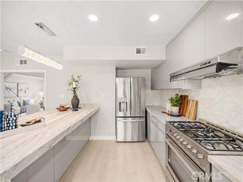 12 Whitewood Way, Irvine, CA