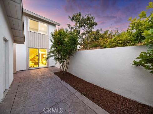12 Whitewood Way, Irvine, CA