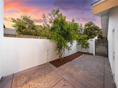 12 Whitewood Way, Irvine, CA