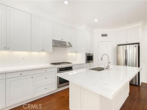 214 Traymore , Irvine, CA