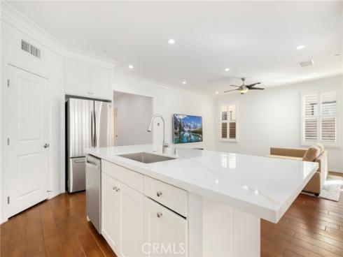 214 Traymore , Irvine, CA