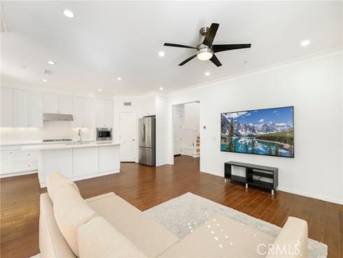 214 Traymore , Irvine, CA