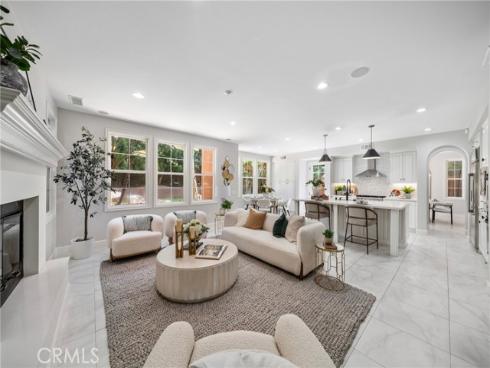 19 Ivanhoe , Irvine, CA