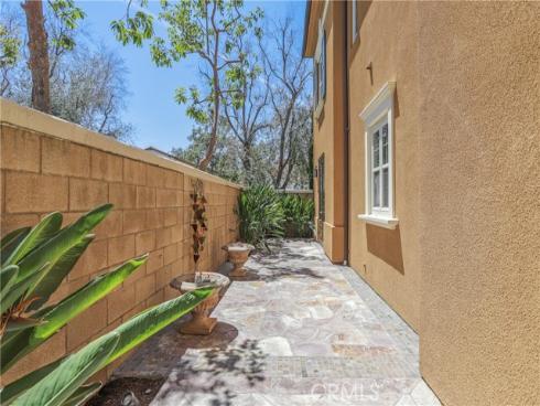 89 Chantilly , Irvine, CA